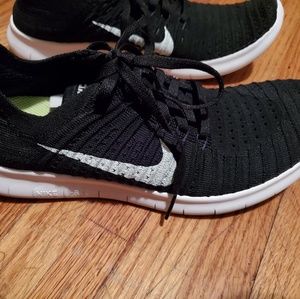 Womens Nike Free Flyknit